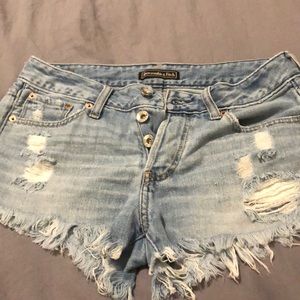Abercrombie&Fitch Cut off shorts.